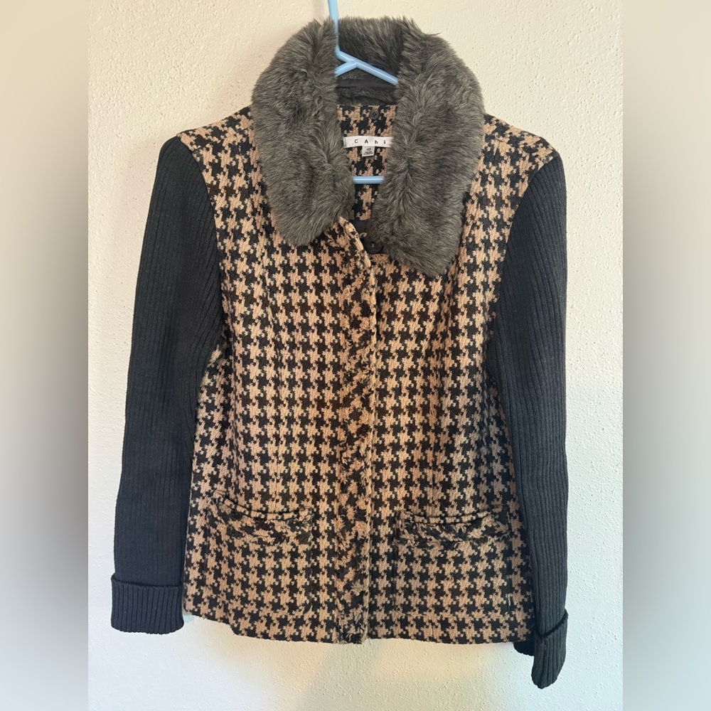CAbi Sz 10 Tweed Jacket with detachable faux fur neck